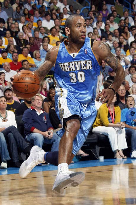 体能下降明 体能下降明